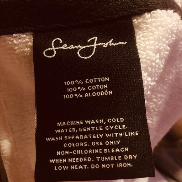 Sean John Hand Towel Set - Picture 4 of 4